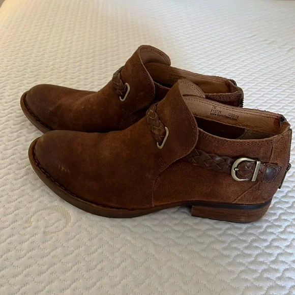 Brown ankle high shoes - Picture 1 of 4